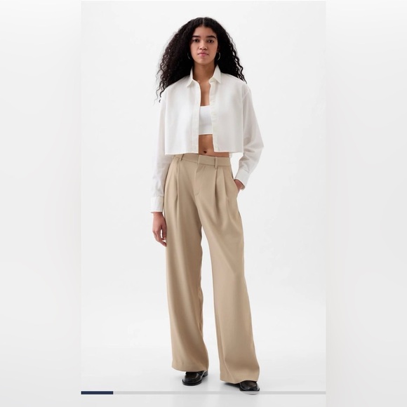 GAP Pants - NWT Gap 365 High Rise Pleated Wide Leg Khaki Tan Trousers Size 12.